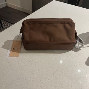 Beis Dopp Kit Maple NWT